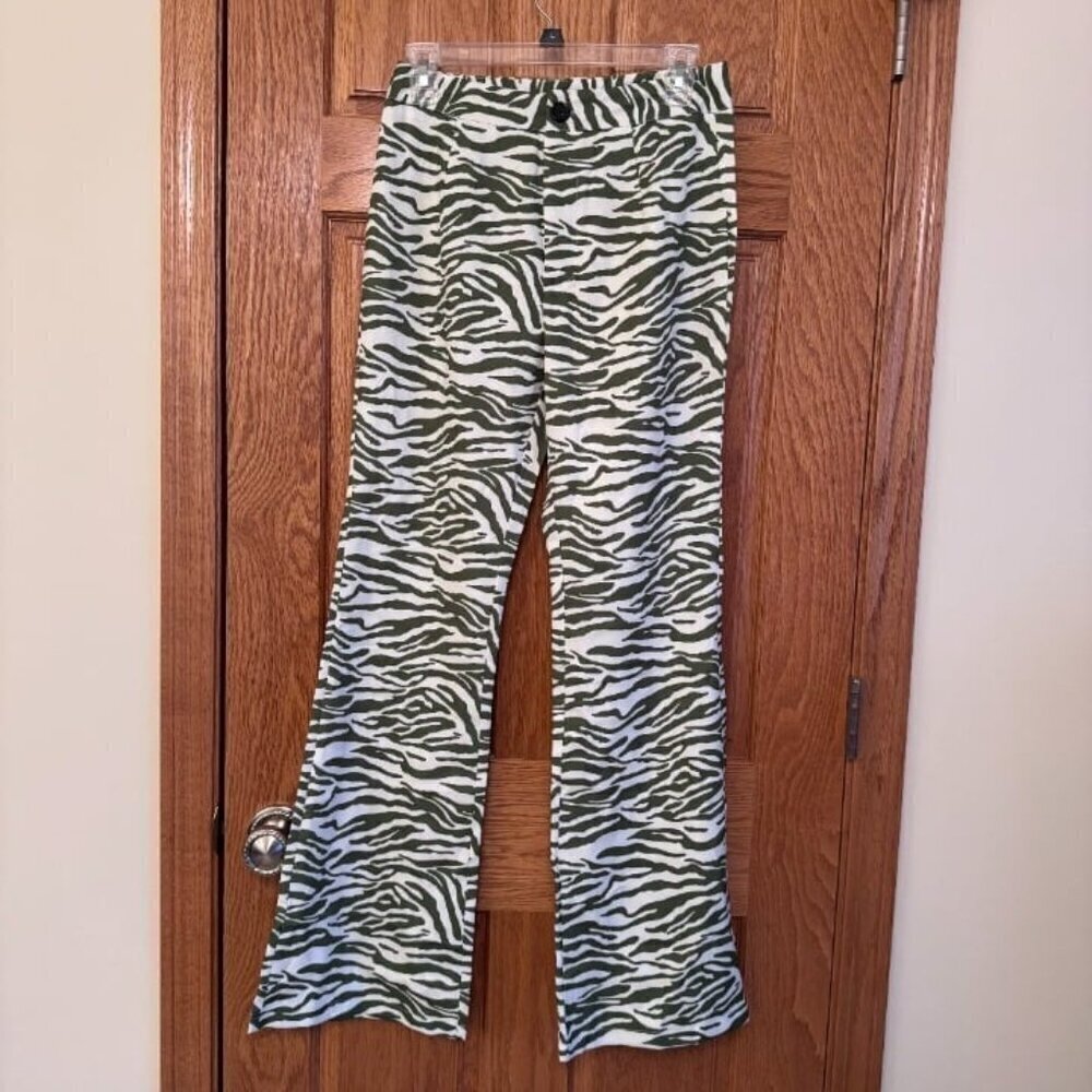SHEIN Women's Zebra Print Flare Pants Green Size S Casual Stylish NWOT